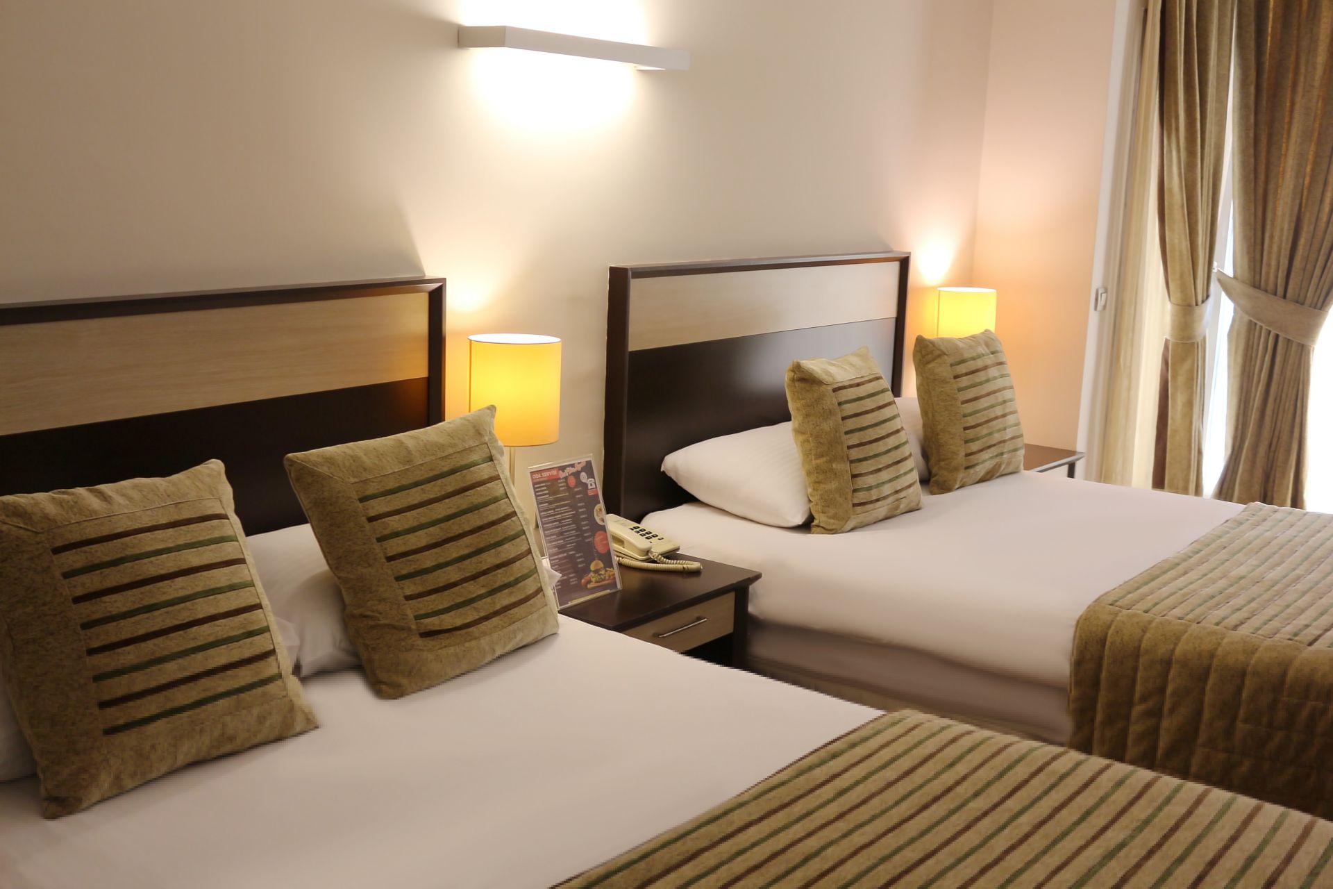 DOUBLE FRENCHBED ROOM
